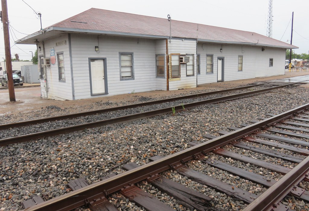 Union Pacific Railroad Depot (Bloomington, Texas) Blooming… Flickr