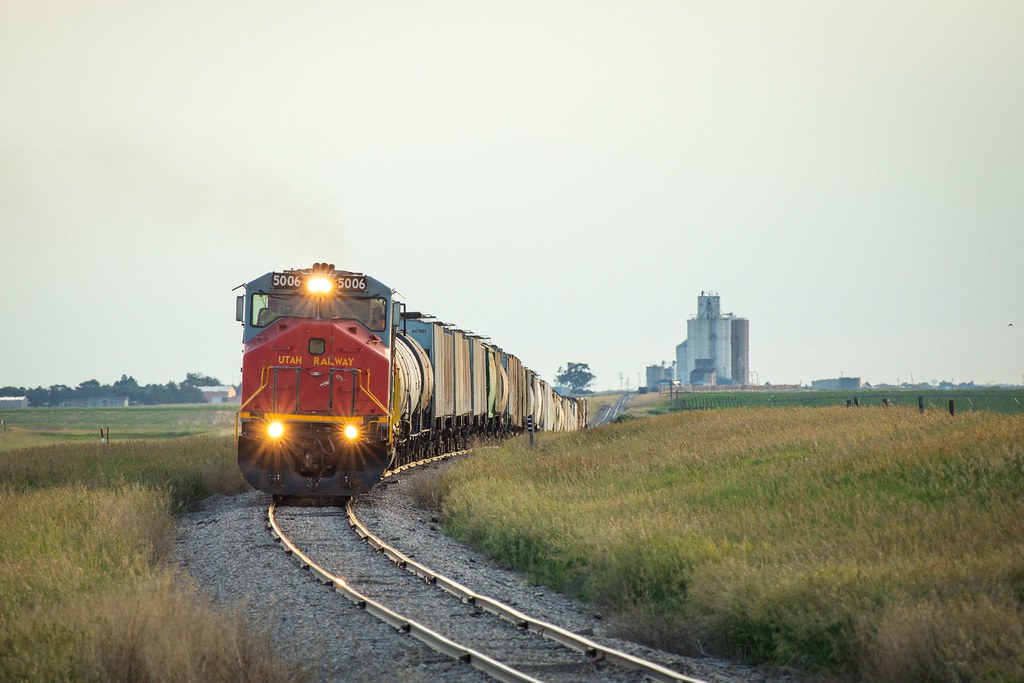 UTAH 5006 Edson, KS UTAH 5006 leads an EB train through … Flickr
