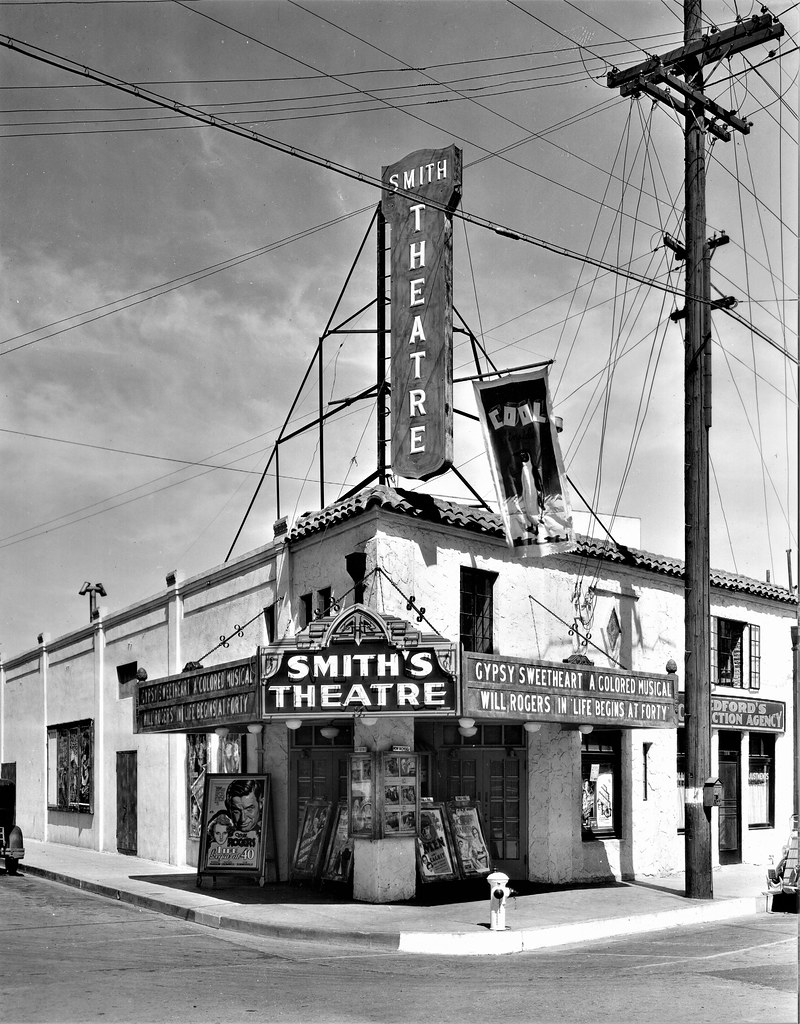 Smith's Theatre, Yuba City CA a photo on Flickriver