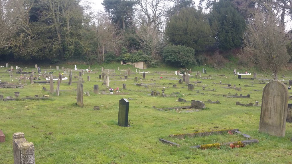 📌 Unknown Shelter, Belvedere Road, Ipswich [TM1751 4557]… Flickr