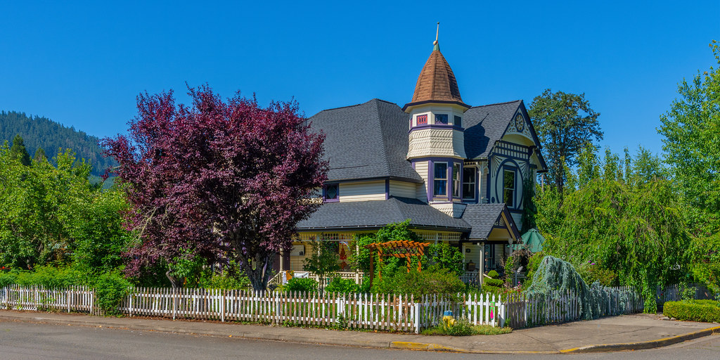 Drain House 4601 edit edit 22 This house in Drain, Oregon… Flickr