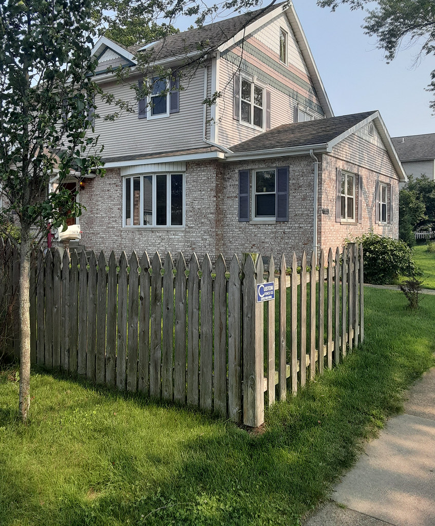 1613 Lakeview AVE, ST Joseph, MI 49085 St Joseph, Michigan… Flickr