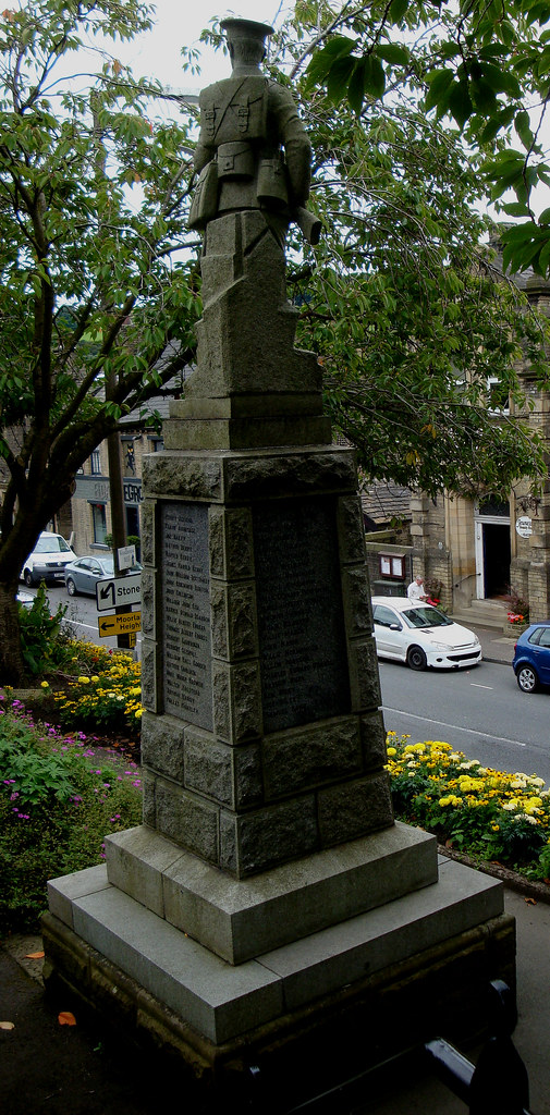 [100254] Ripponden War Memorial War Memorial, Oldham Road,… Flickr
