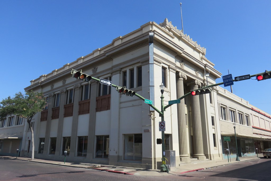Old Laredo National Bank (Laredo, Texas) Built in 1916, th… Flickr