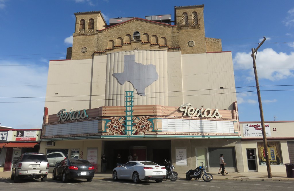 Texas Theatre (San Angelo, Texas) Located at 33 West Twohi… Flickr