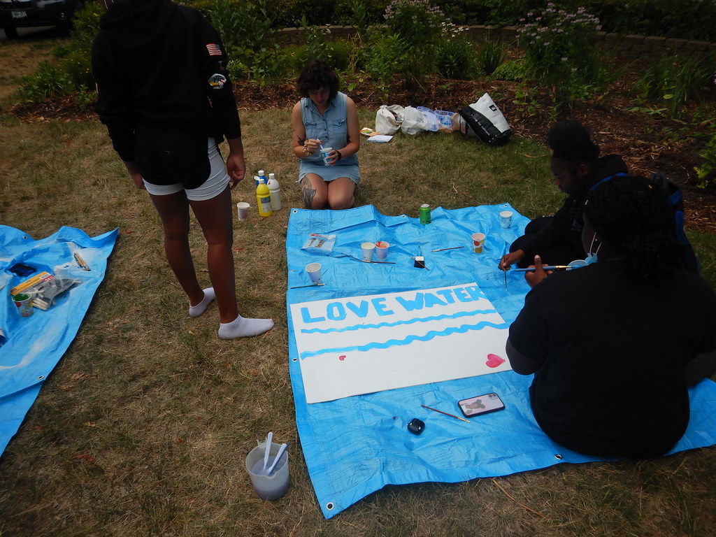 21st Century Academy rain barrel painting Friends of the Mississippi