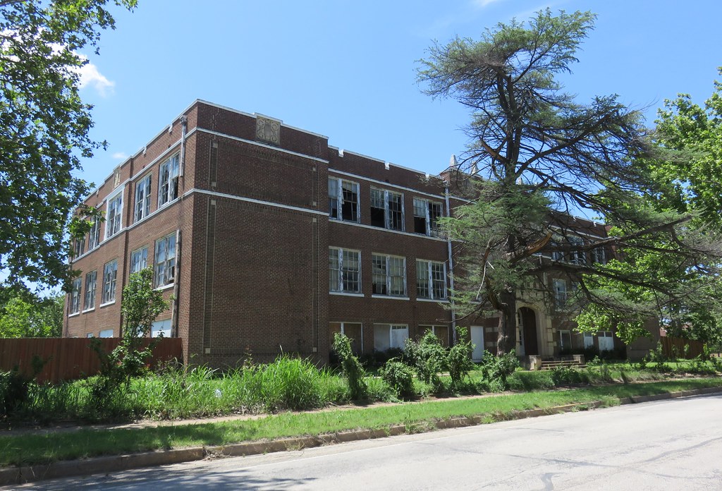 Old Coleman High School (Coleman, Texas) This Collegiate G… Flickr