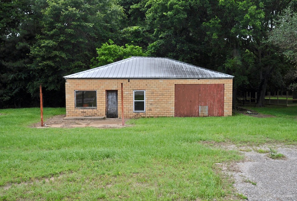 1940s Gas Station Mount Enterprise, Texas This fairly we… Flickr
