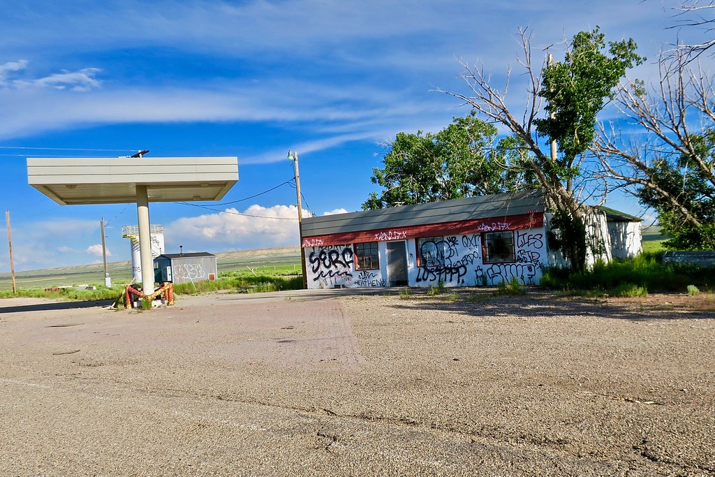 Abandoned Gas Station, Table Rock, WY An abandoned gas sta… Flickr