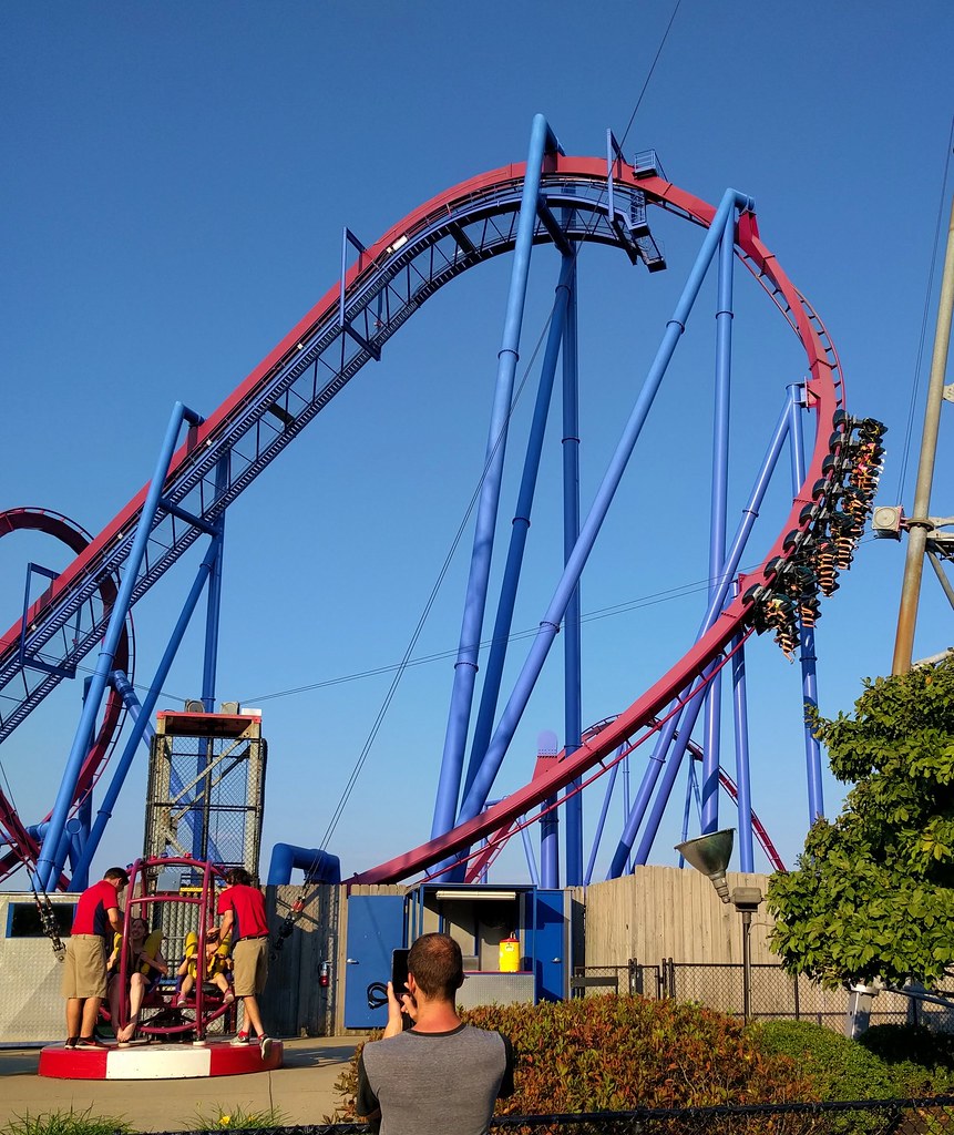 Kings Island Banshee Banshee is a steel roller coaster a… Flickr