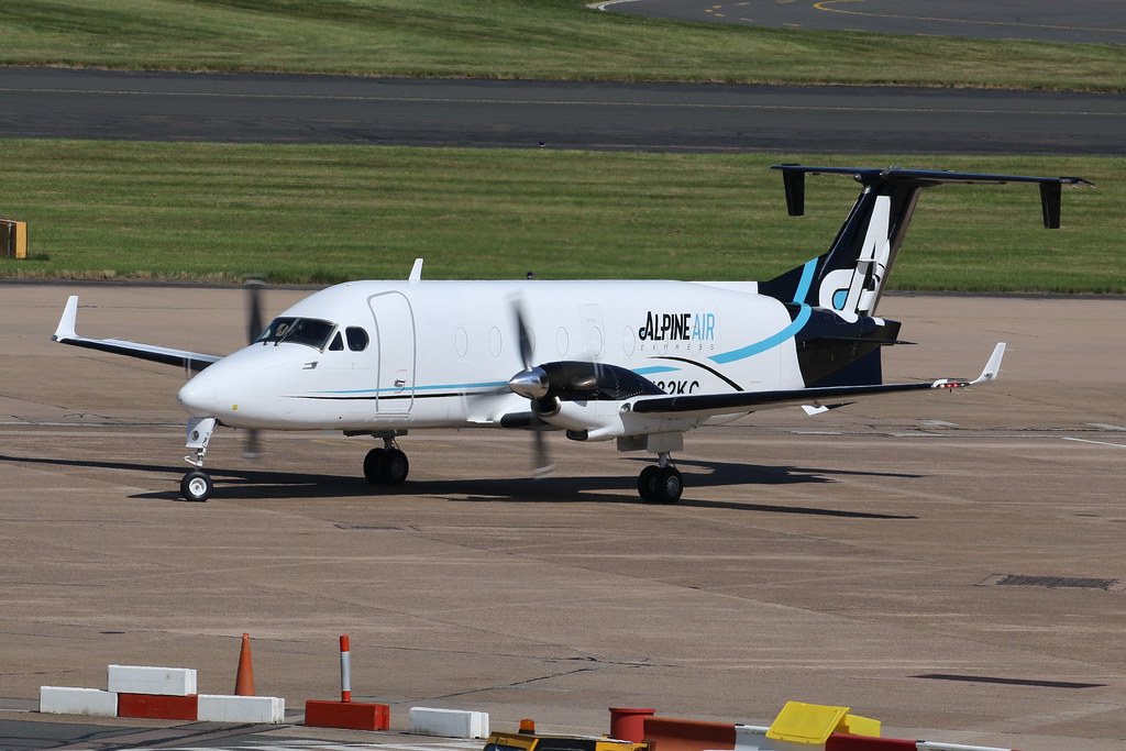 Beech 1900D N132KC Alpine Air Express of Alaska. Birmingha… Flickr