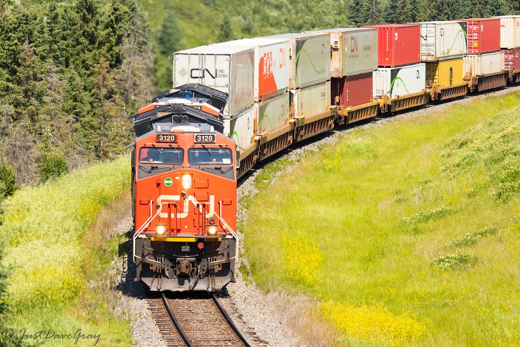 CN Z115 Duhamel, AB The daily Z115 climbs out of the val… Flickr