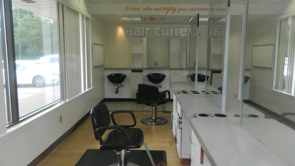 Hair Cuttery interior (closed) Hair Cuttery (closed) [1,26… Flickr