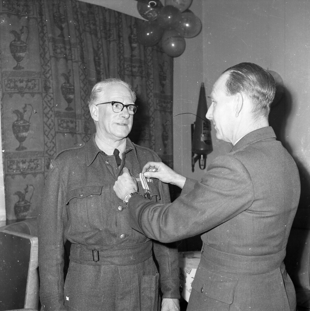 Royal Observer Corps Top Brass Medal Presentation c 1950's… Flickr