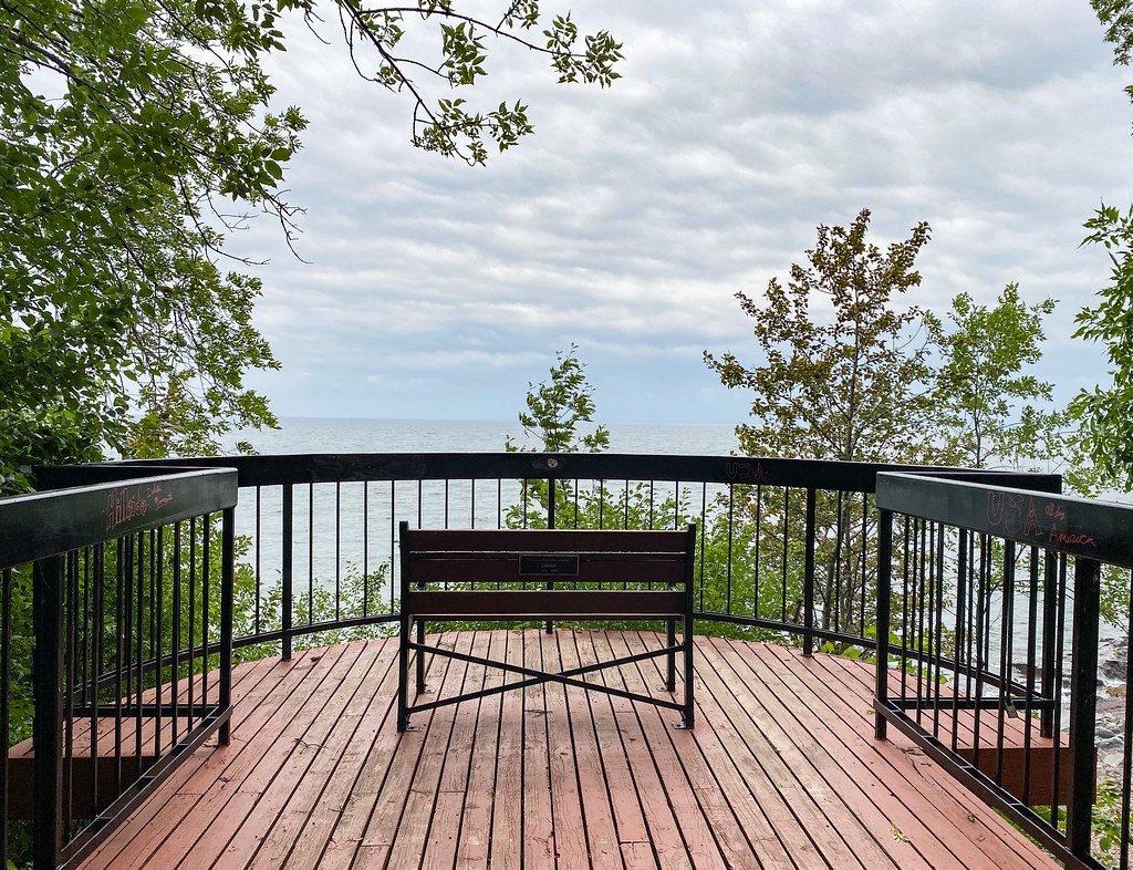 Duluth Lakewalk Along the shore of Lake Superior, Duluth M