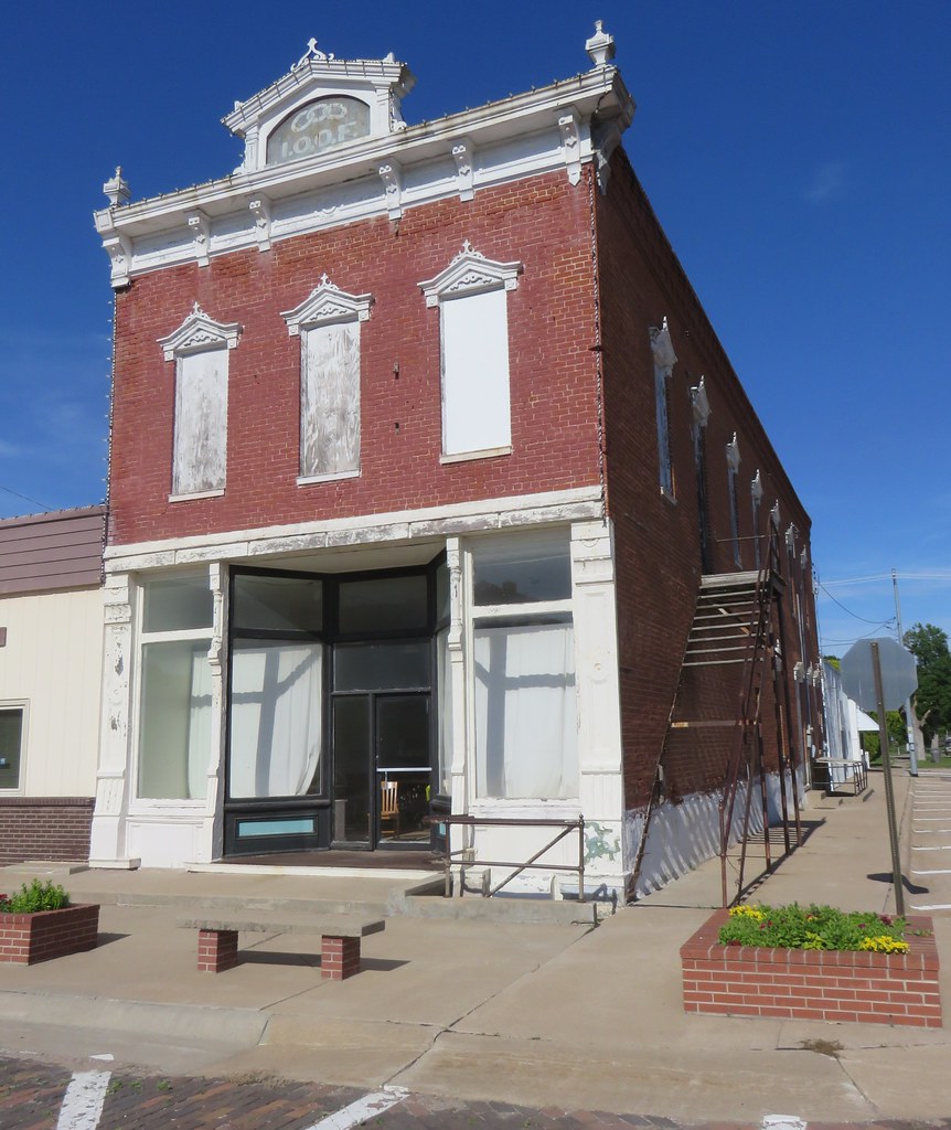I.O.O.F. Hall (Ellinwood, Kansas) Ellinwood, Kansas is a s… Flickr