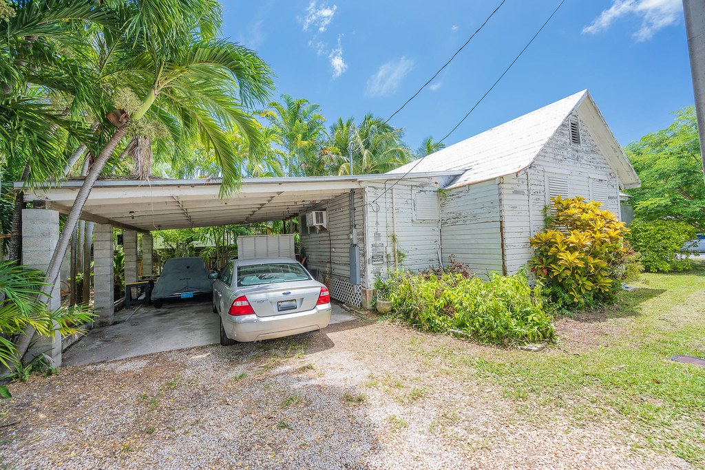 1315 Grinnell Street, Key West Casa Marina Fixer with