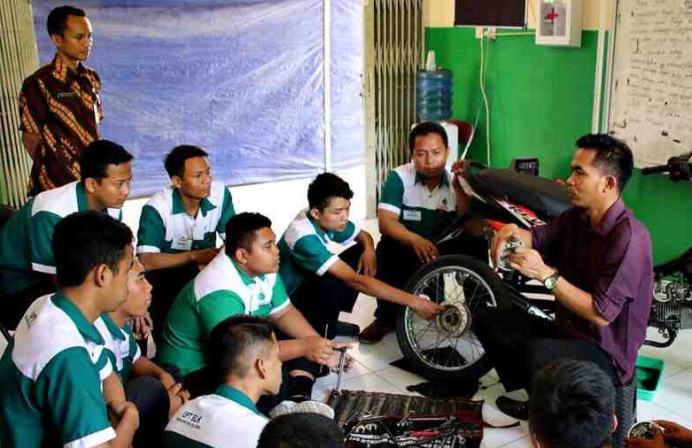 Tempat Kursus Montir Mekanik Motor Di Bancak, Semarang