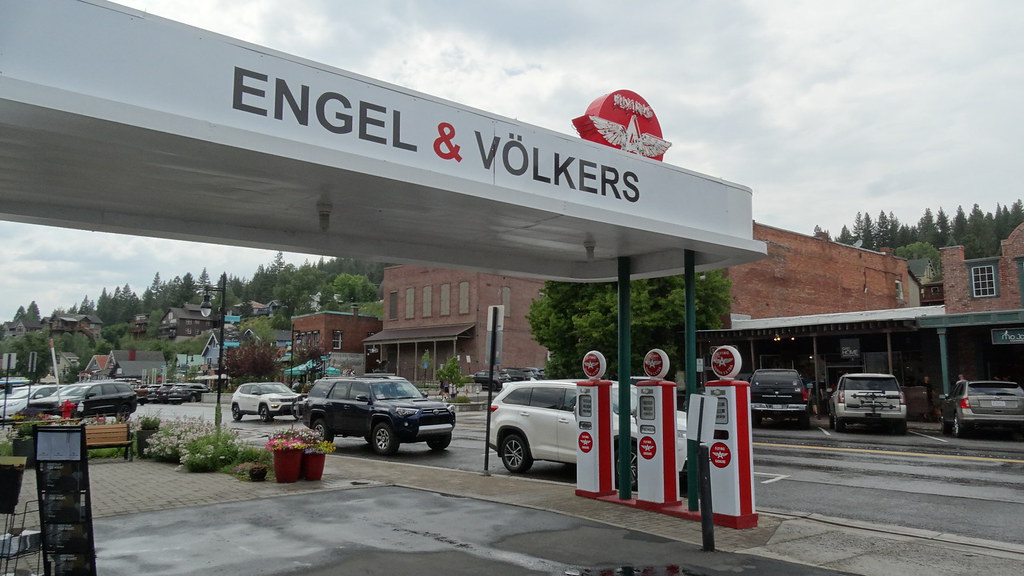 Truckee, CA restored historic gas station downtown on ol… Flickr