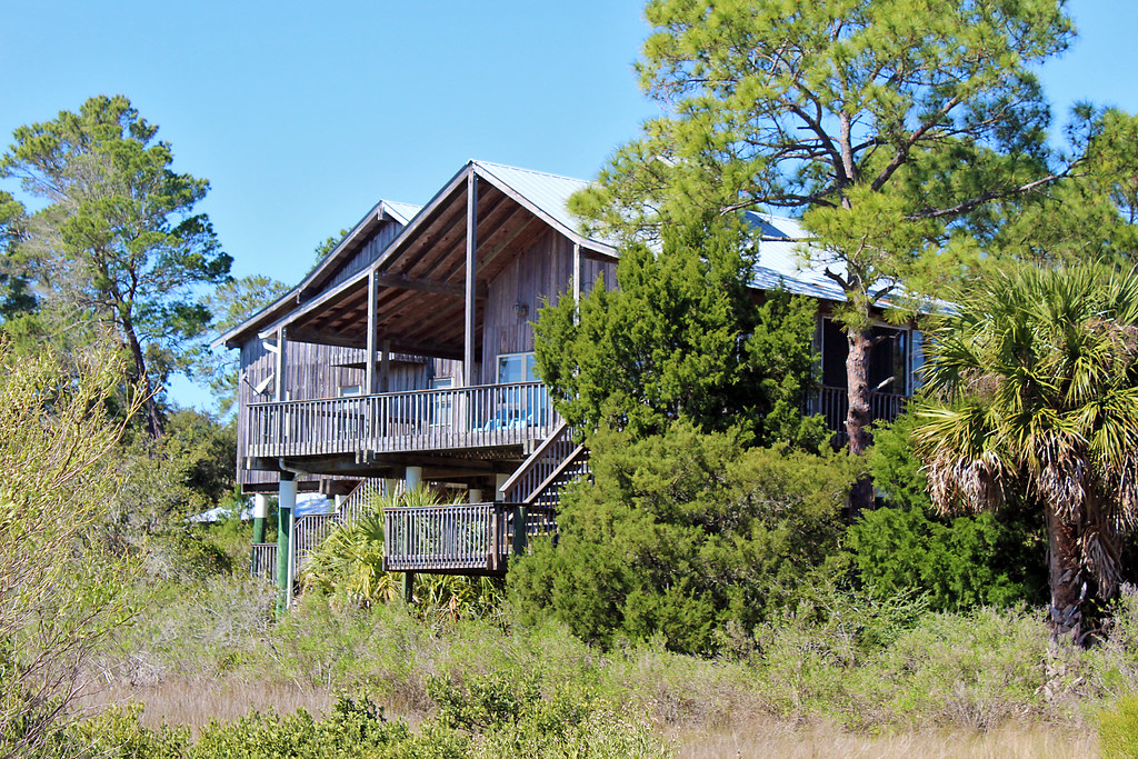 House on Pilings, Cedar Key Since Cedar Key is on a group … Flickr