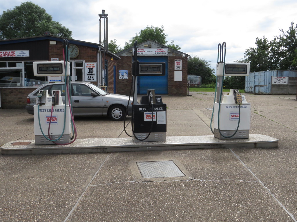 Spur Jacks Hatch Garage, Epping Green, Essex 13 I make n… Flickr