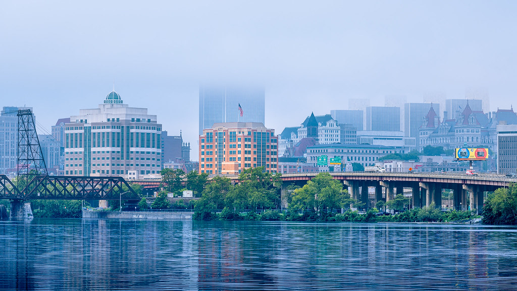 Albany "Full" Moon Quick trip to photograph the full moon … Flickr