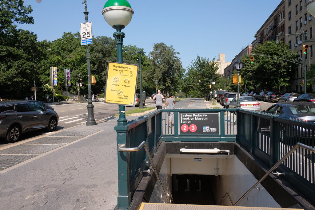 Eastern Parkway Brooklyn Museum Friday, July 23. FUJIFIL… Flickr