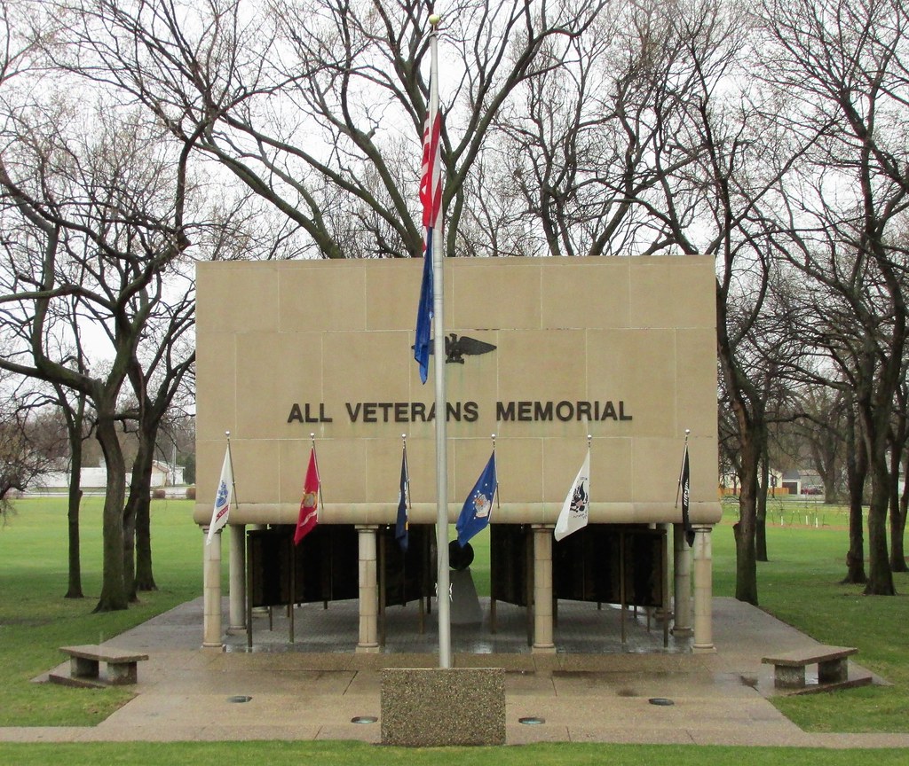 North Dakota Veterans Memorial This Veterans Memorial is o… Flickr