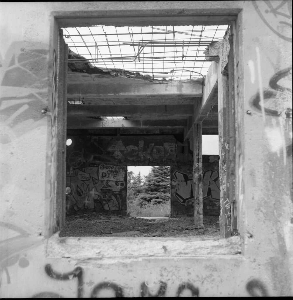Interior of Red Cliff building Ilford HP5+ box speed on Ro… Flickr