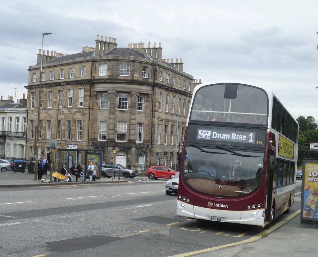 Lothian 359 at Leopold Place, Edinburgh. Fleet number 359 … Flickr