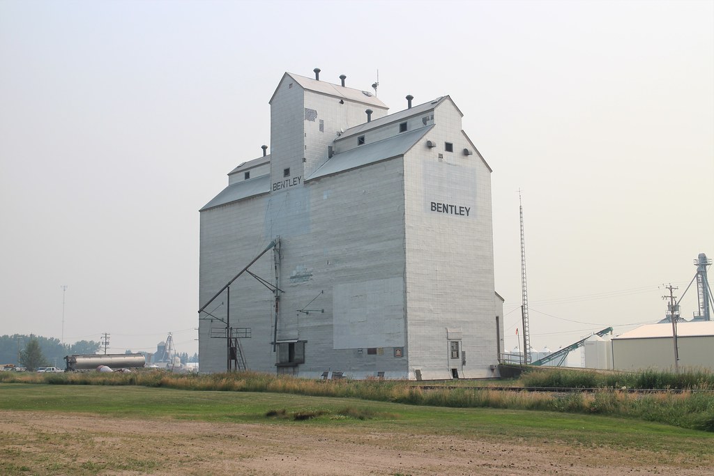 Iconic Grain Elevator, Bentley, Alberta, Canada Another po… Flickr