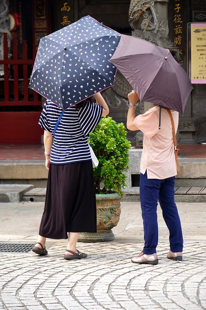 Women with Umbrellas Taipei, Taiwan Mondmann Flickr