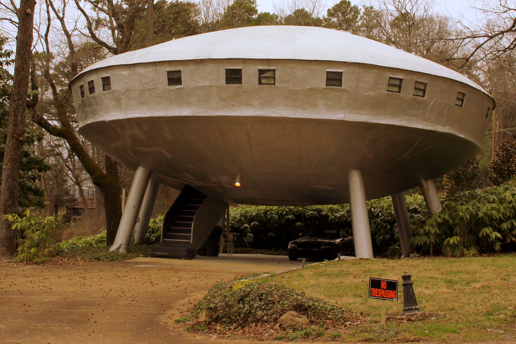 The Flying Saucer House of Signal Mountain, TN probably a … Flickr