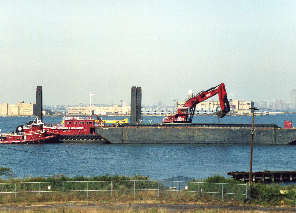 Delmar C Lynn, and Dredge New York, of Great Lakes Dredge … Flickr