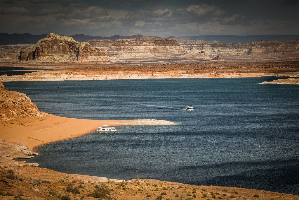 Houseboats Lake Powell in Page, Arizona Brad Prudhon Flickr