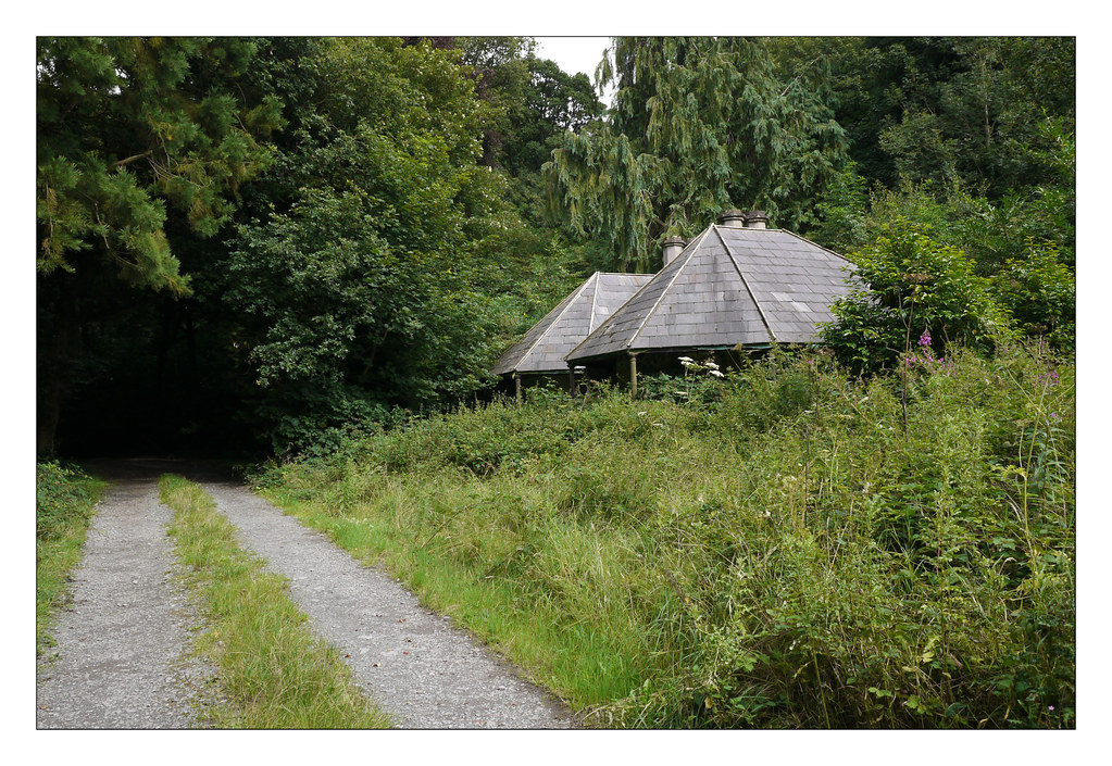 The Dinkins Lodge, Castle Leslie Abandoned gate lodge Th… Flickr