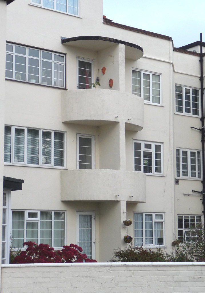 Art Deco Flats, LeighonSea. Leigh Heath Court, Leighon… Flickr