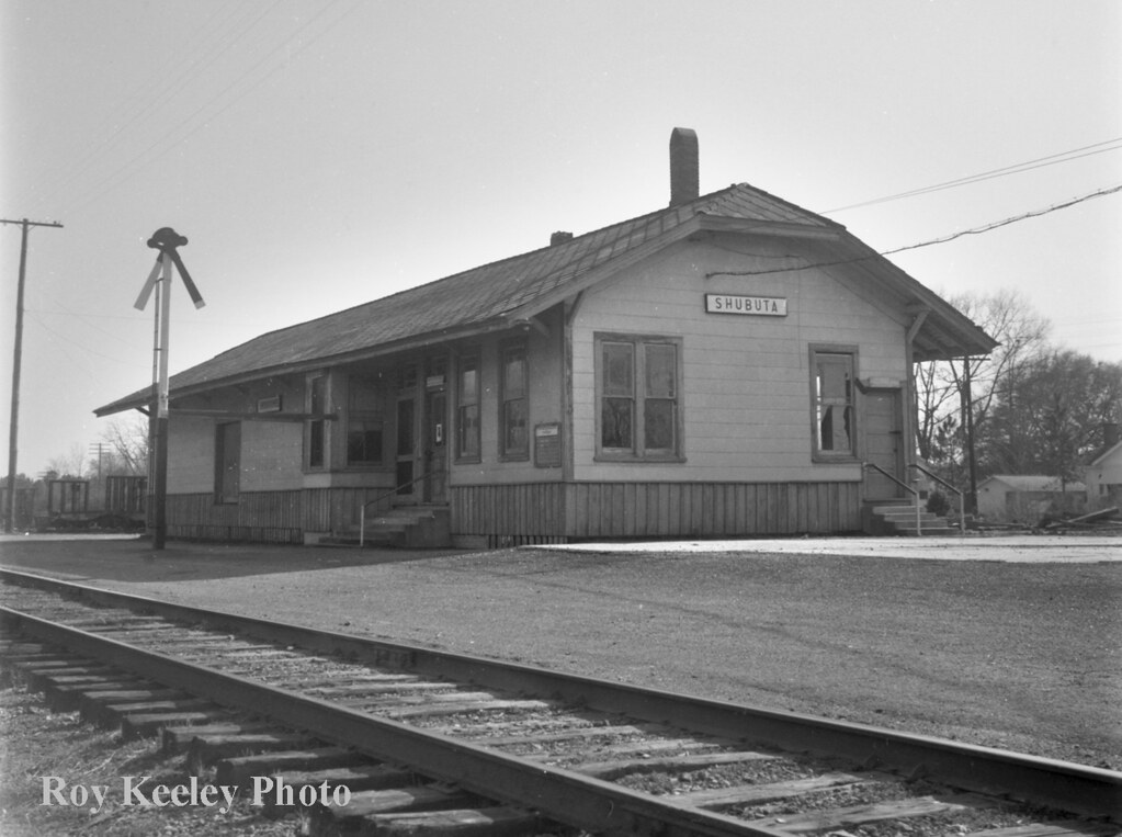 GM&O ShubutaMS Depot, unk, unk Tony Howe Flickr