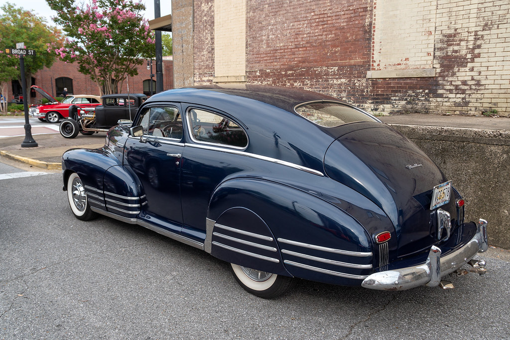 Fleetliner Antique cars in downtown Gadsden, Alabama Richard Melton Flickr