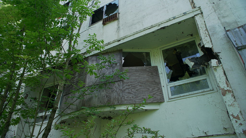 DSC01320 Pines Hotel, South Fallsburg NY. Main building re… Flickr