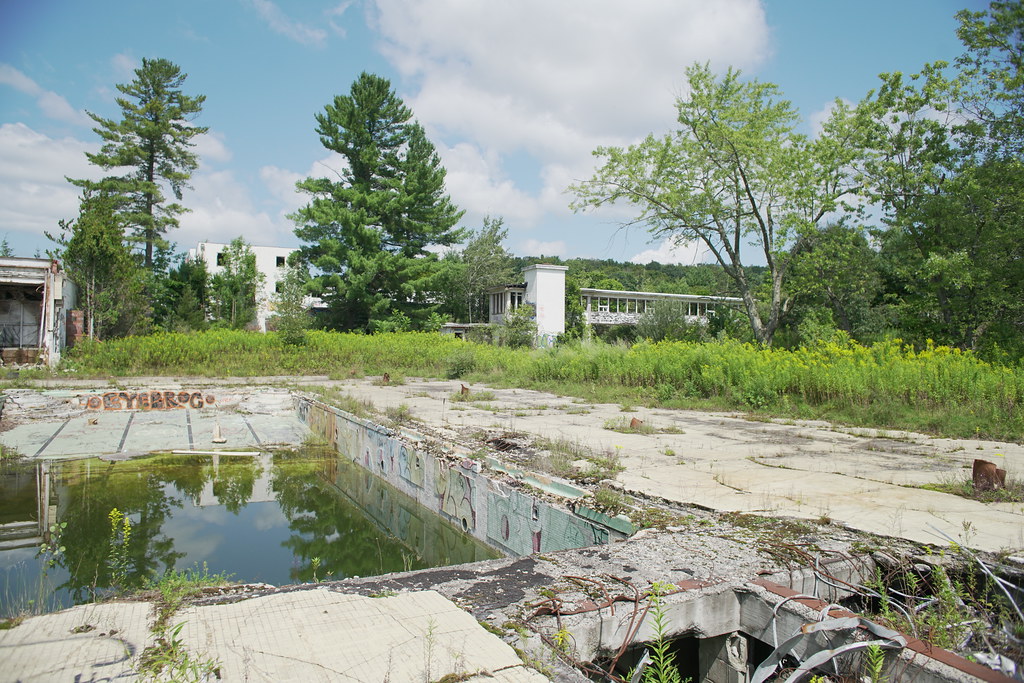 DSC01335 Pines Hotel, South Fallsburg NY. Indoor pool (bui… Flickr