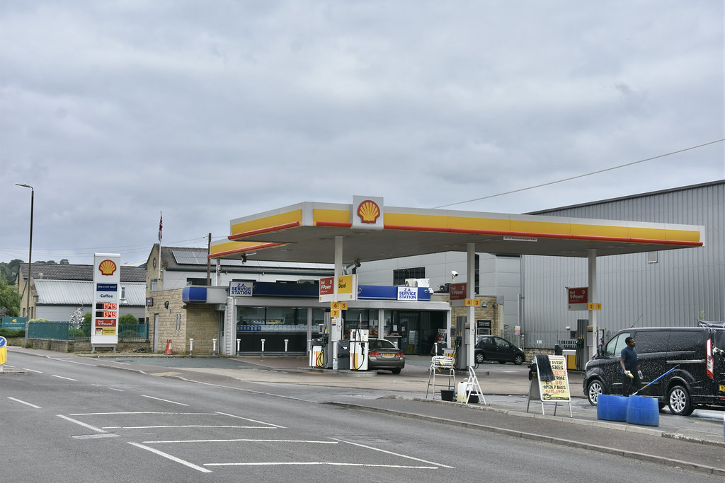 Shell, Brighouse Bradford Road West Yorkshire 2021. Flickr
