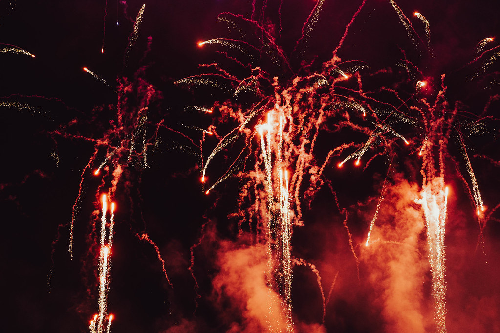 2021 Fireworks11 red Éva DriessenCseh Flickr