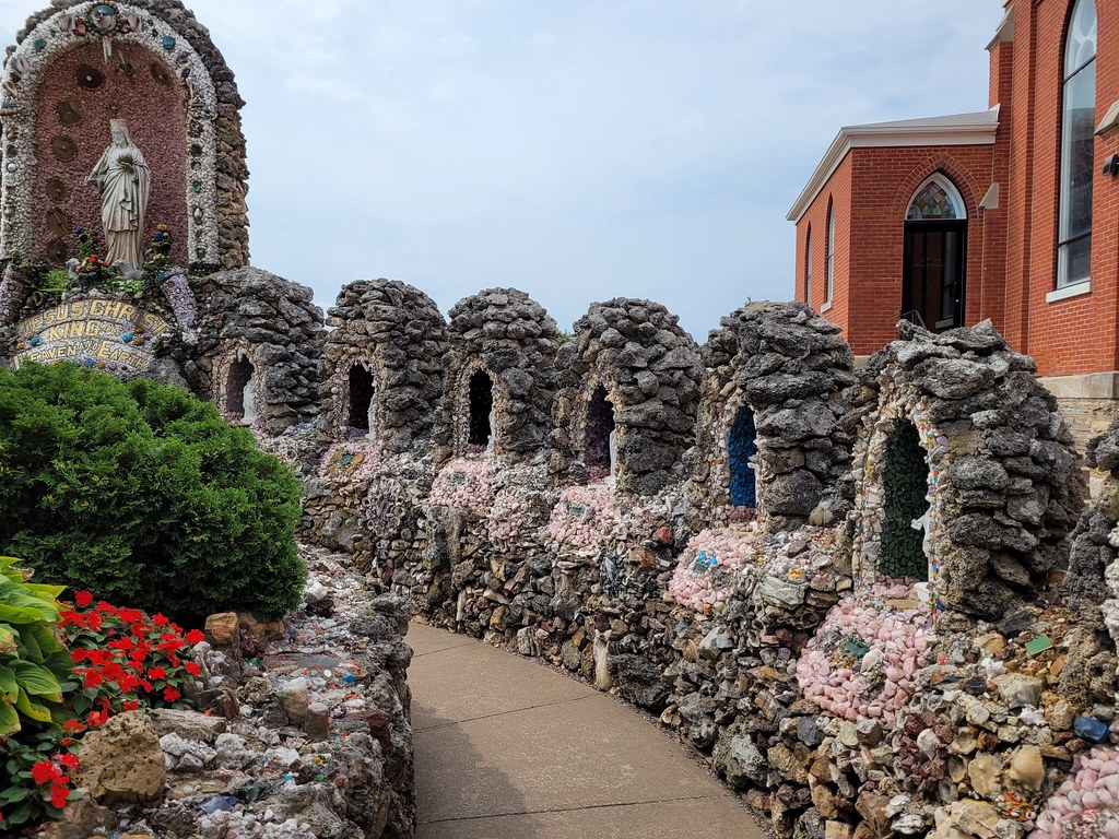 Dickeyville, WI Dickeyville Grotto The Dickeyville Grotto … Flickr