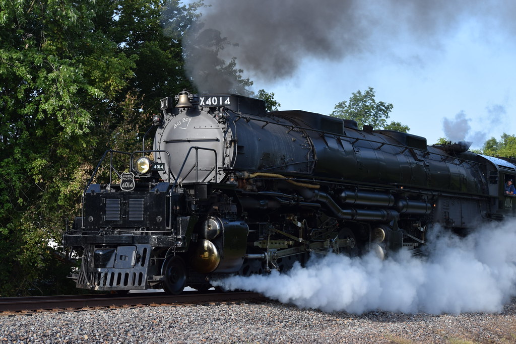 Big Boy Early Morning Steam in Poplar Bluff MO Twigy BNSF Flickr