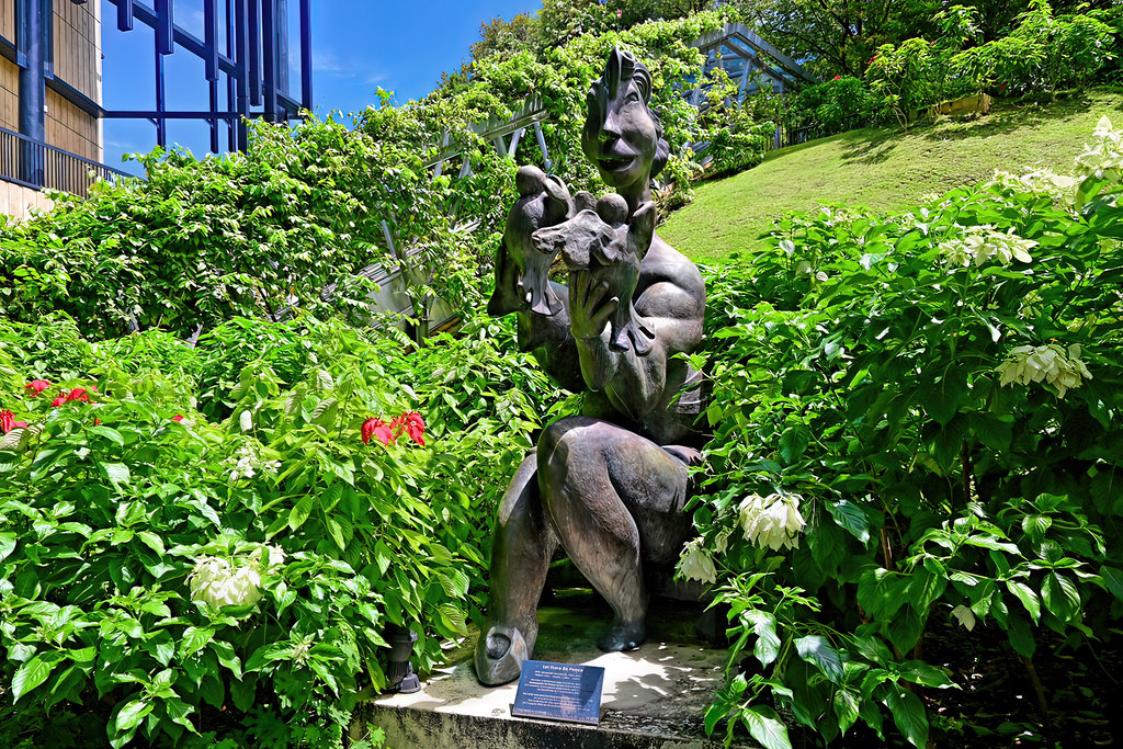 Let There Be Peace Bronze sculpture by Alexandra Nechita (… Flickr