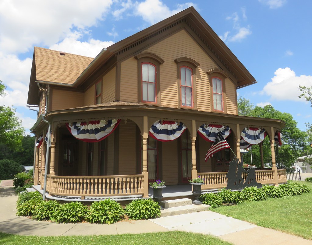 William Manatt House (Brooklyn, Iowa) Located at 304 Jacks… Flickr