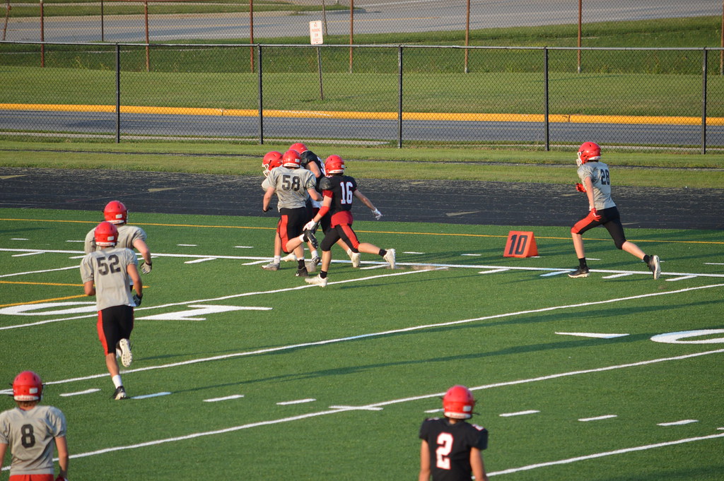 MSFB, Varsity Scrrimmage (20210820) 234 Maine South Football Flickr