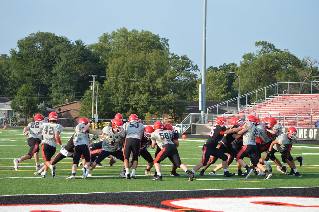 MSFB, Varsity Scrrimmage (20210820) 087 Maine South Football Flickr