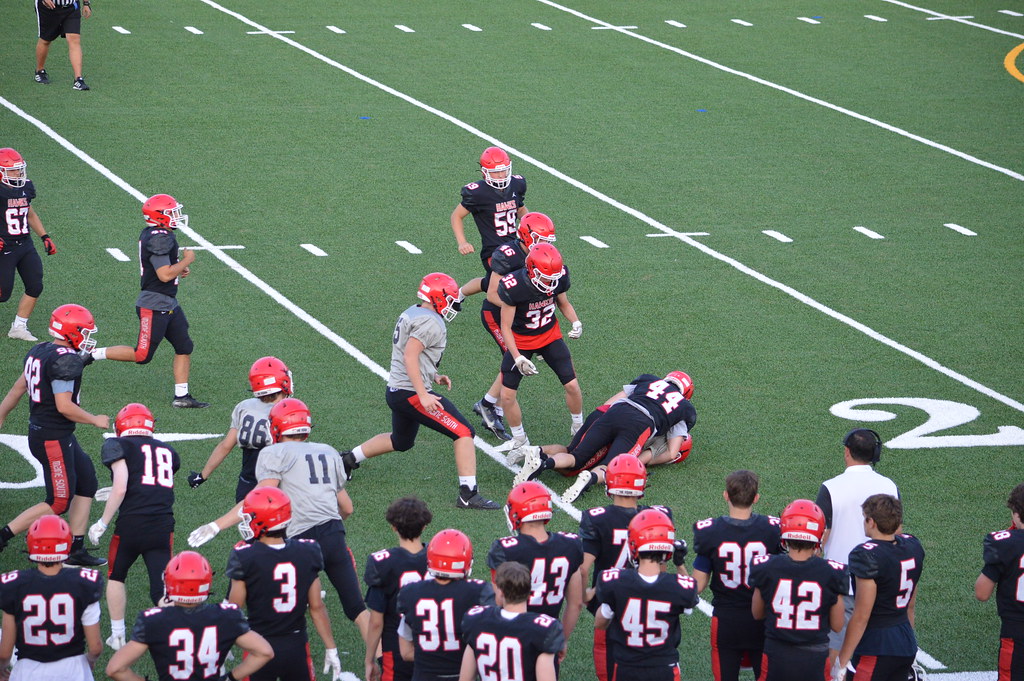 MSFB, Varsity Scrrimmage (20210820) 323 Maine South Football Flickr